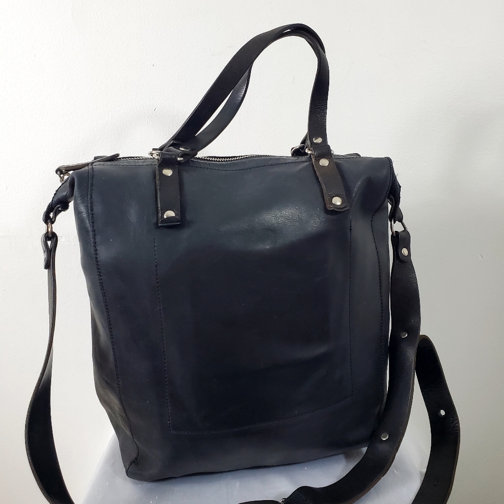 M0851 Shoulder Bag Tote Black Leather Made in Canada